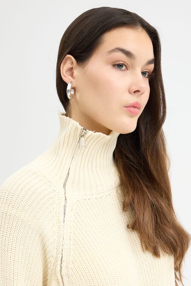 Ekru fermuarlı kazak