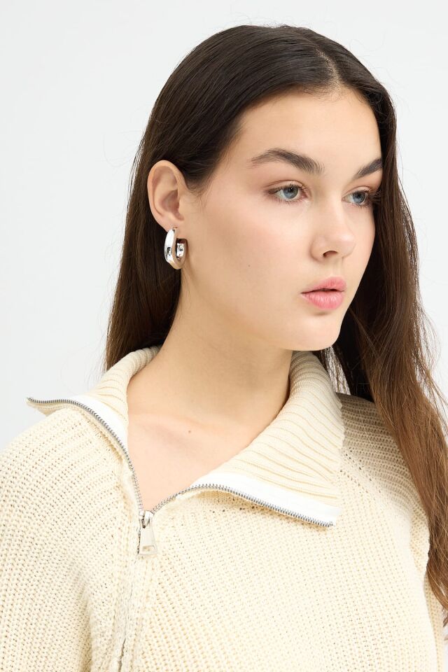 Ekru fermuarlı kazak