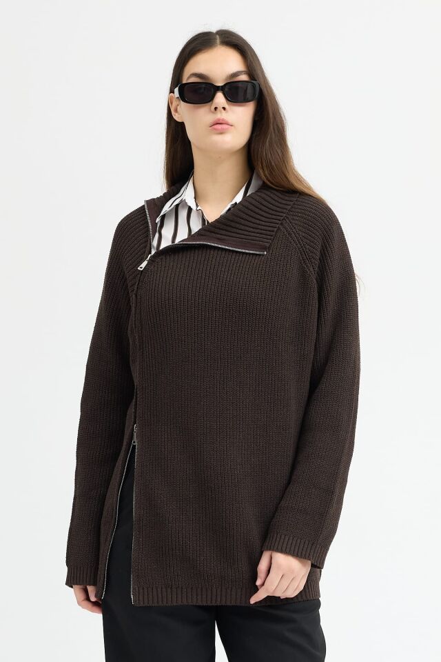 Kahve fermuarlı kazak