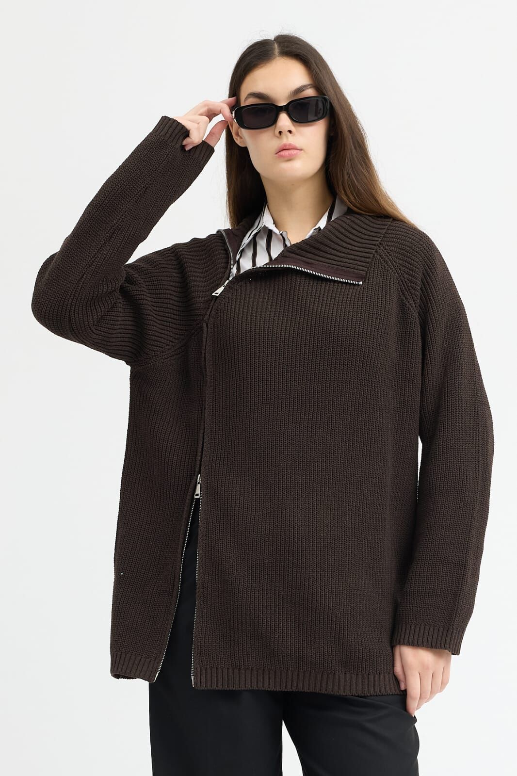 Kahve fermuarlı kazak